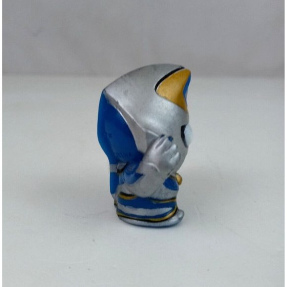 Vintage 1997 Bandai Japan Ultraman Dyna Miracle 1.75" Finger Puppet - Picture 2 of 4